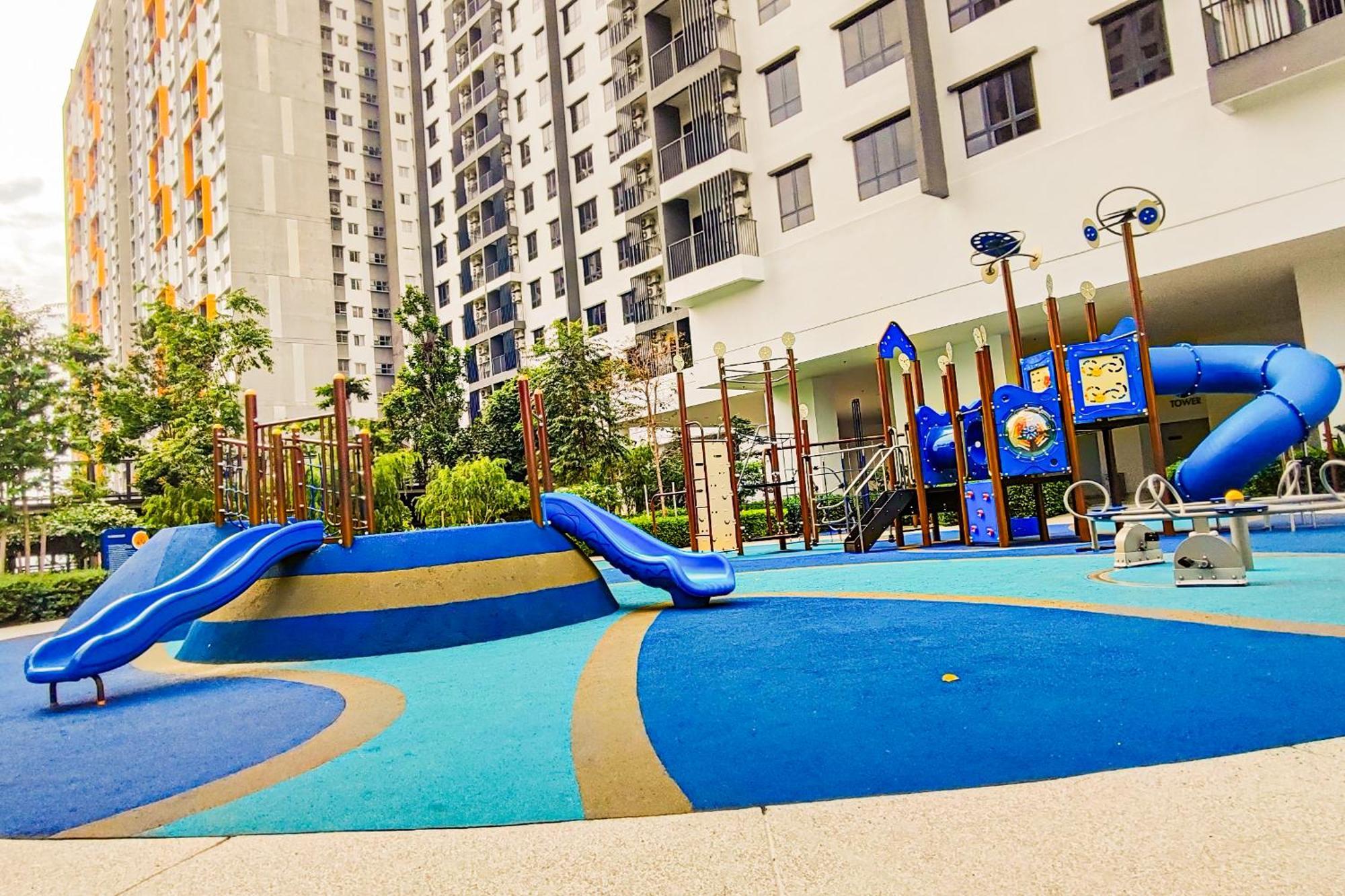 Luxury Pool At M-luna By Hck Pangsapuri