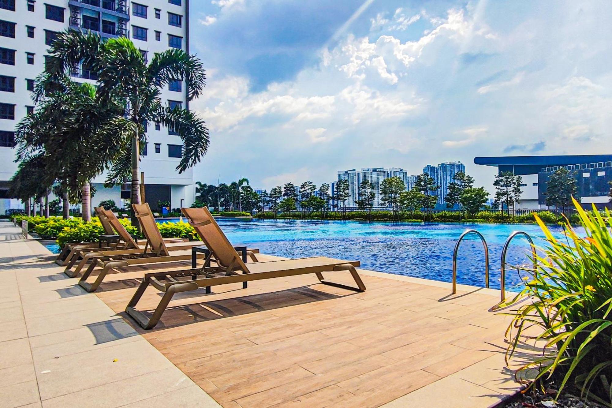 Luxury Pool At M-luna By Hck Kuala Lumpur