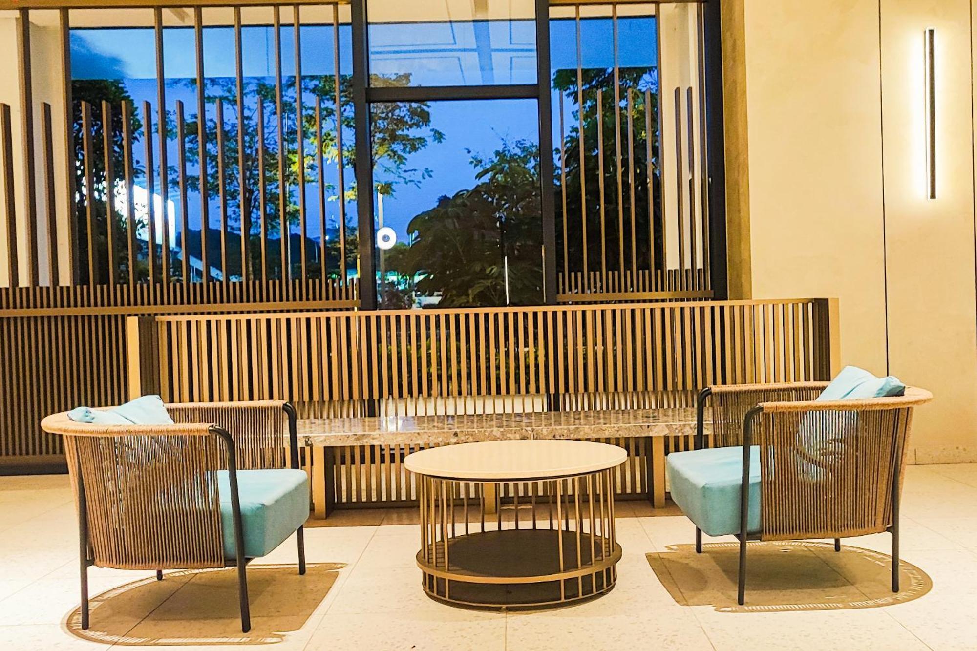 Luxury Pool At M-luna By Hck Pangsapuri Kuala Lumpur