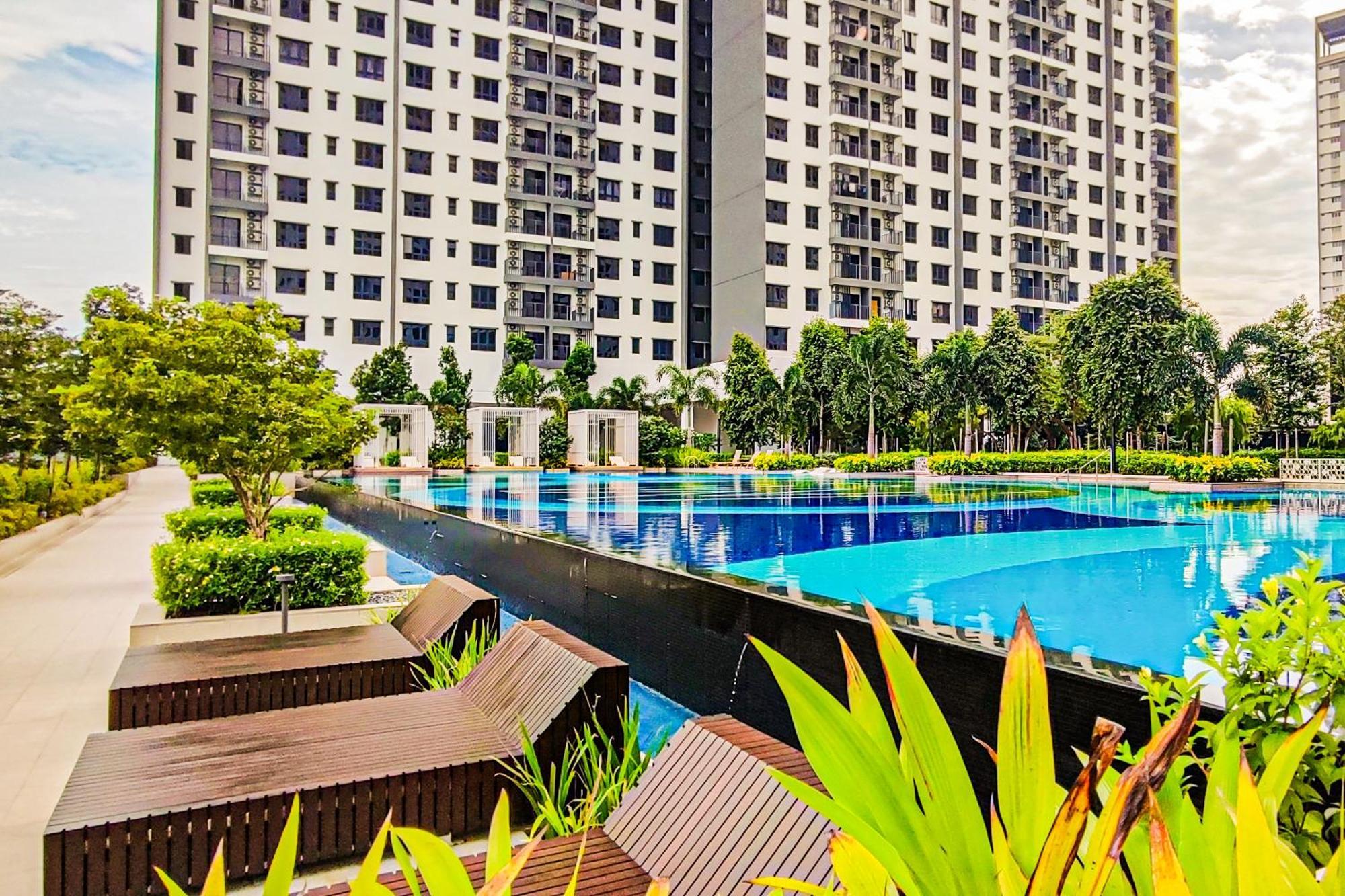 Luxury Pool At M-luna By Hck Pangsapuri *