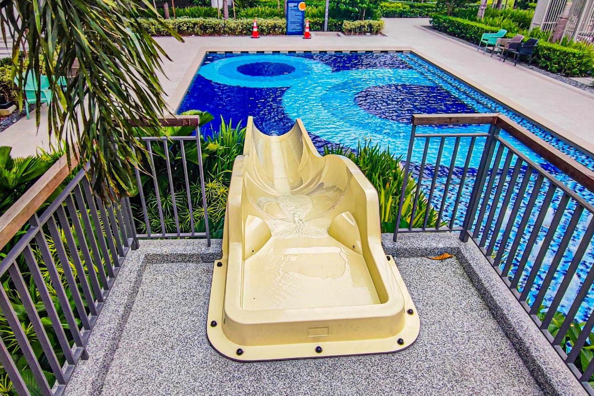 Luxury Pool At M-luna By Hck Kuala Lumpur